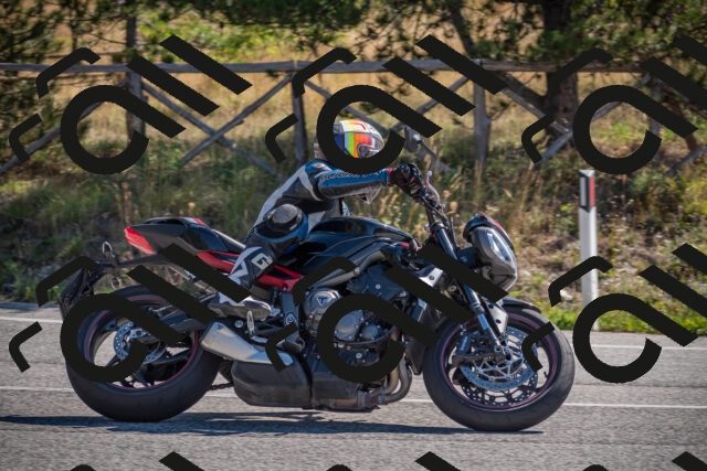 20250906103810-_5001095_am_