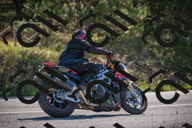 20250906103813-_5001100_am_