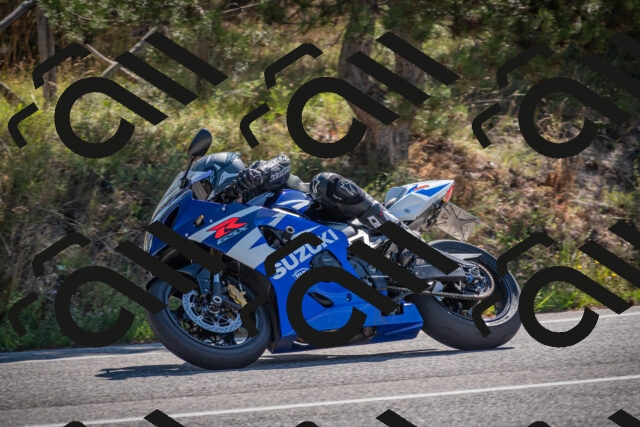 20250906103913-_5001105_am_