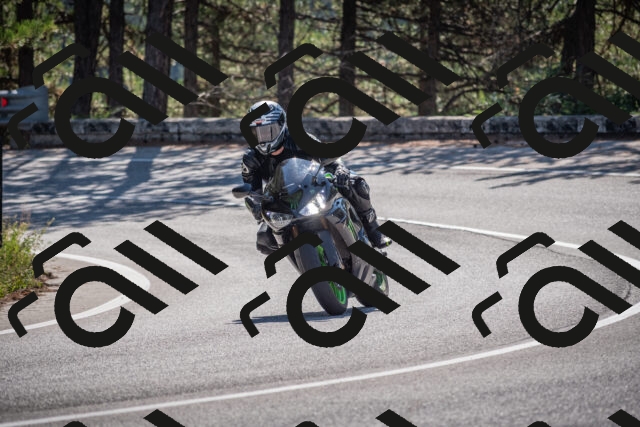 20250906103950-_5001111_am_