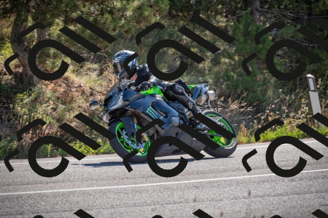 20250906103951-_5001112_am_