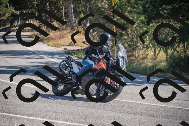 20250906104059-_5001117_am_