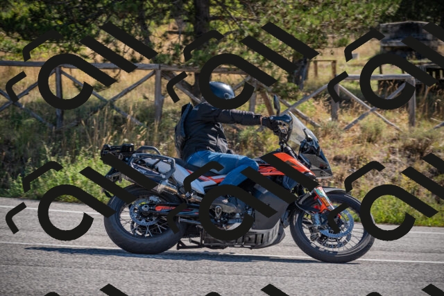 20250906104100-_5001118_am_