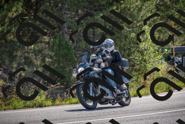 20250906104151-_5001120_am_