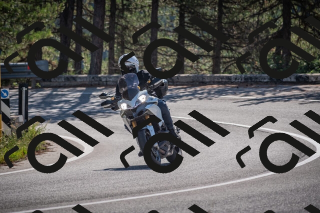 20250906104443-_5001137_am_