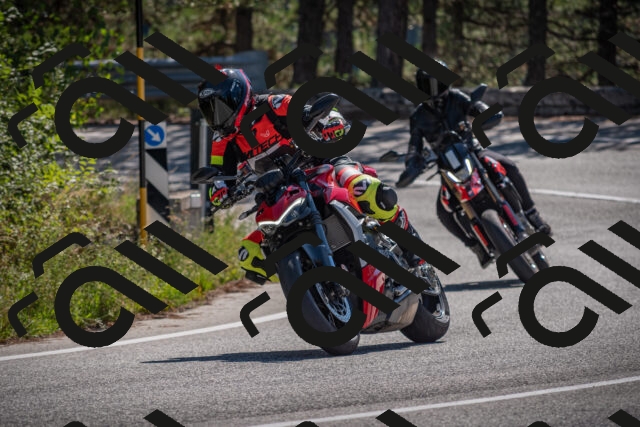 20250906110352-_5001264_am_