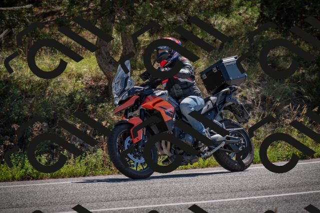 20250906111240-_5001342_am_