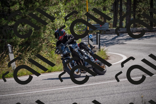 20250906111433-_5001357_am_