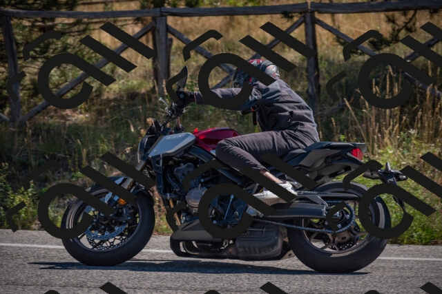 20250906111554-_5001365_am_