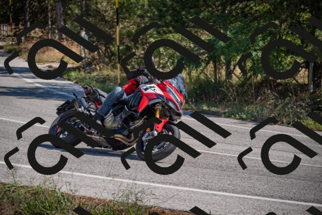 20250906112034-_5001384_am_