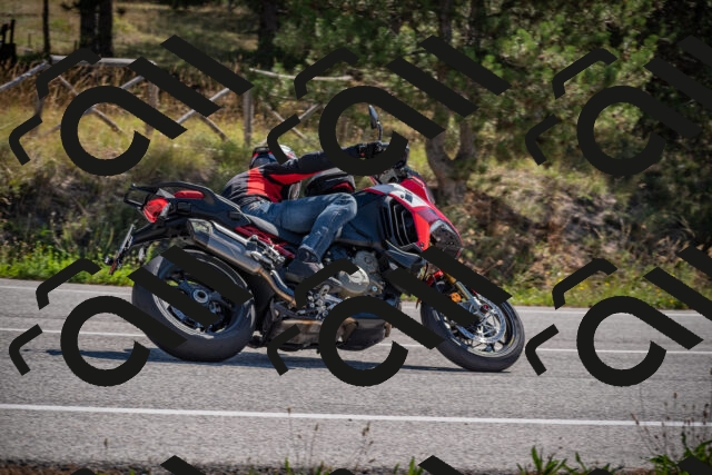 20250906112034-_5001386_am_