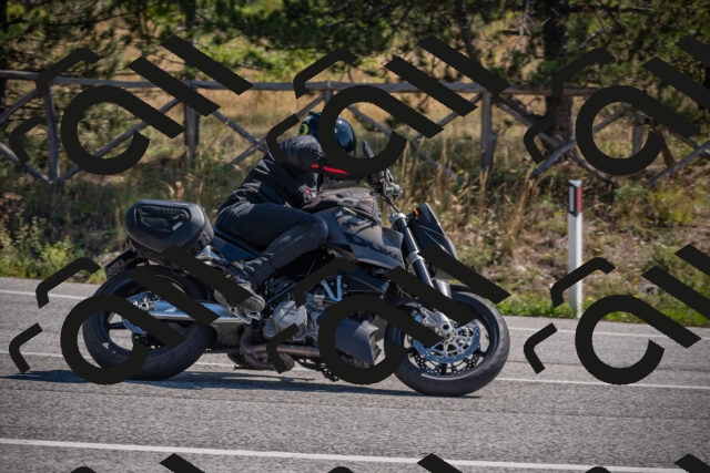 20250906112054-_5001393_am_