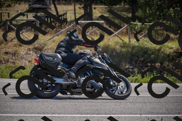 20250906112054-_5001394_am_