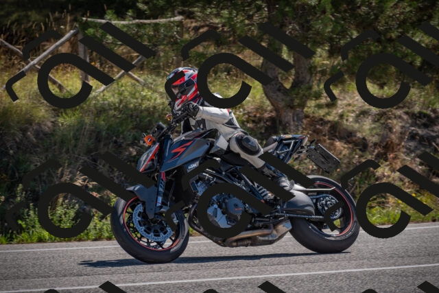 20250906112407-_5001418_am_