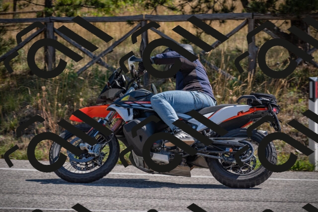 20250906112416-_5001425_am_