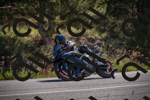 20250906112611-_5001432_am_