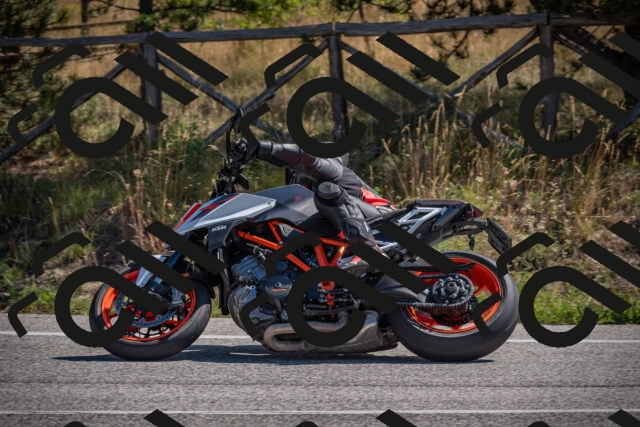 20250906112612-_5001434_am_