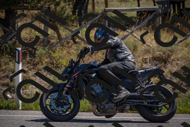 20250906112631-_5001442_am_