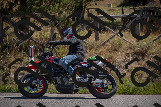 20250906112843-_5001457_am_