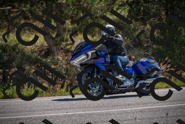 20250906113139-_5001513_am_