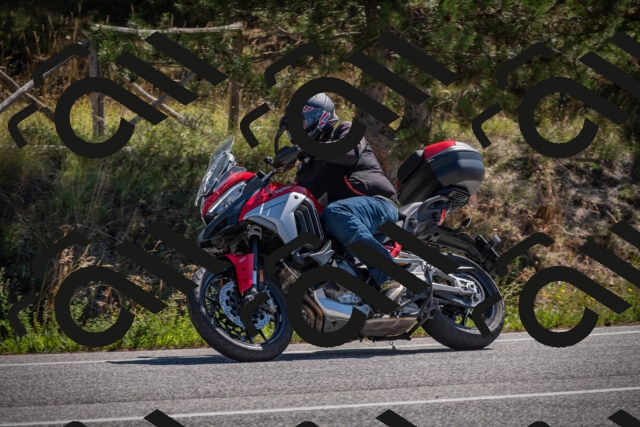 20250906113655-_5001562_am_