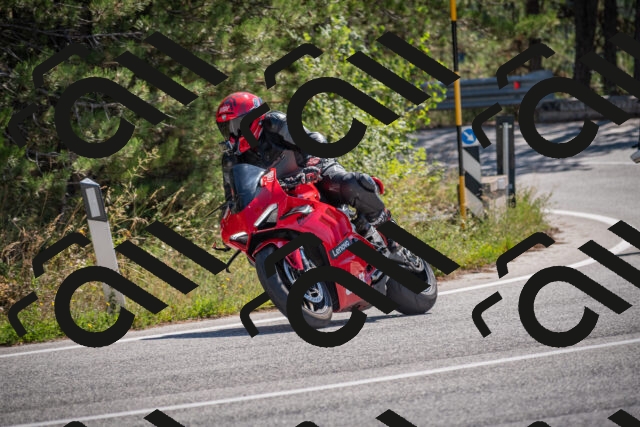 20250906113700-_5001563_am_