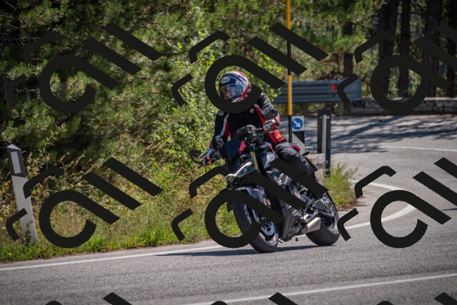 20250906113705-_5001571_am_