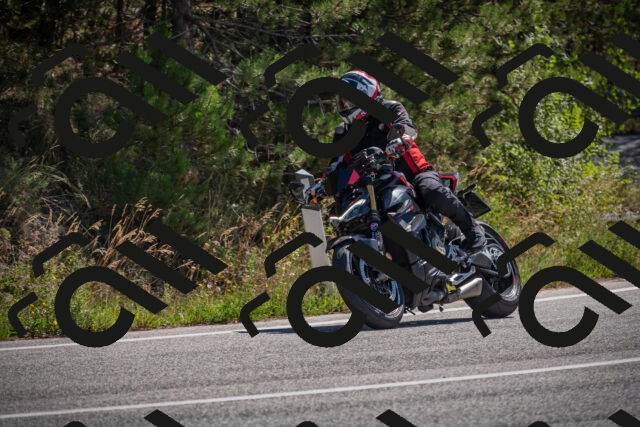 20250906113706-_5001572_am_