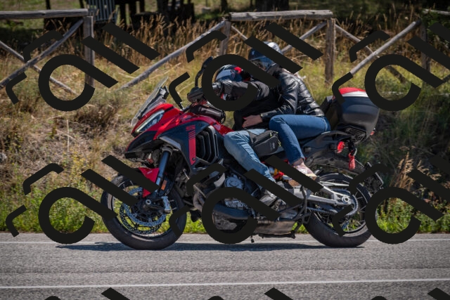 20250906113707-_5001575_am_