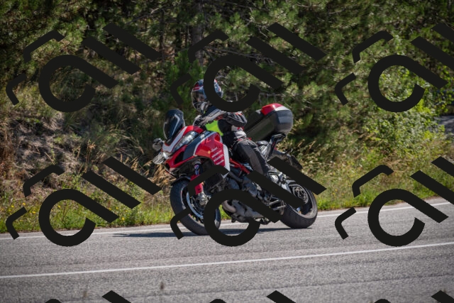 20250906113740-_5001578_am_