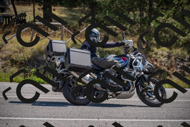 20250906113742-_5001579_am_