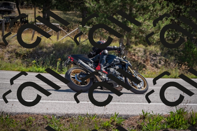 20250906114021-_5001606_am_