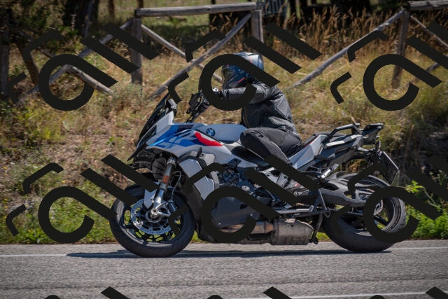 20250906114101-_5001619_am_