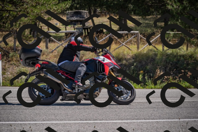 20250906114109-_5001621_am_