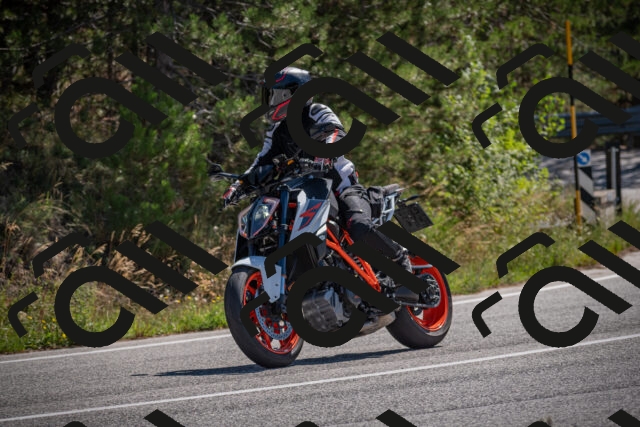 20250906114246-_5001636_am_