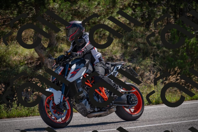 20250906114246-_5001637_am_