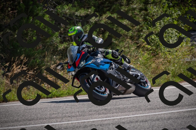 20250906114401-_5001641_am_