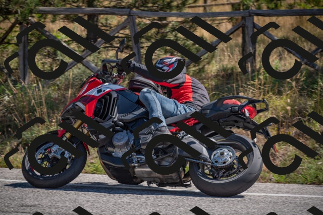 20250906114430-_5001652_am_