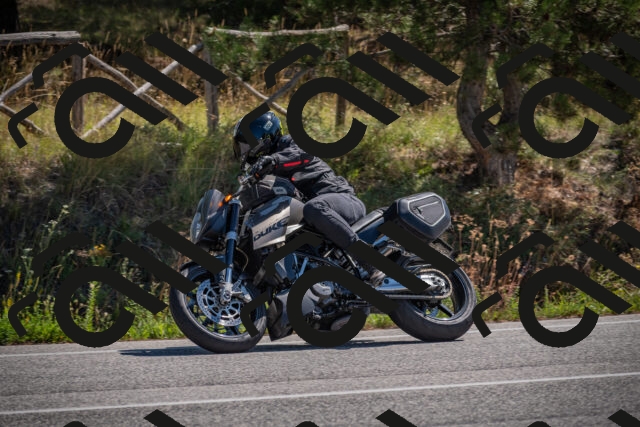 20250906114501-_5001660_am_