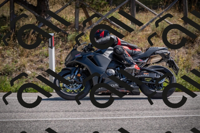 20250906114642-_5001679_am_