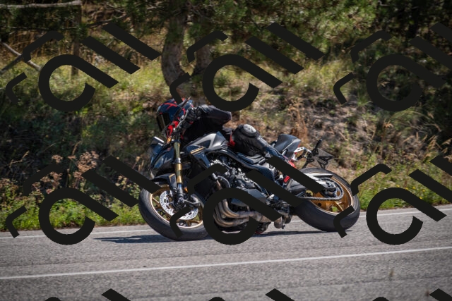 20250906114645-_5001681_am_