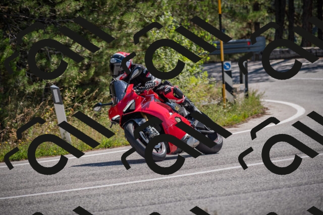 20250906114652-_5001683_am_