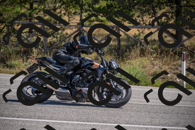 20250906114945-_5001694_am_