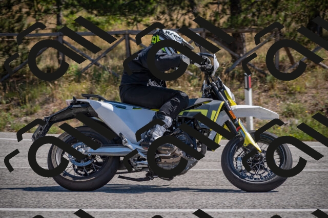 20250906114949-_5001701_am_