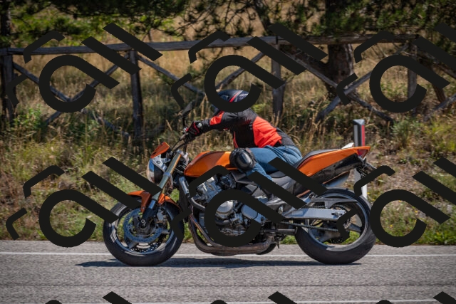 20250906114952-_5001704_am_