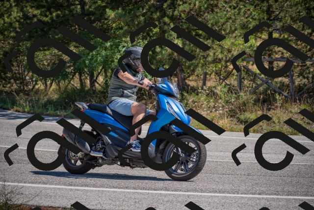 20250906115509-_5001774_am_