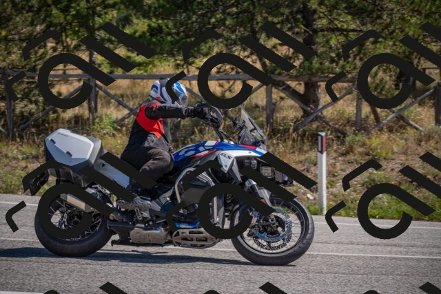 20250906115823-_5001807_am_