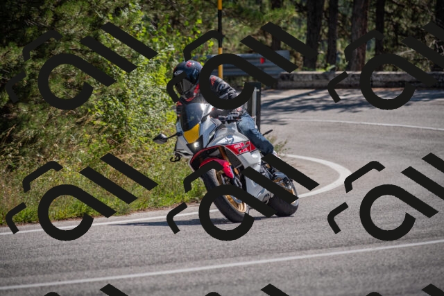 20250906115837-_5001809_am_