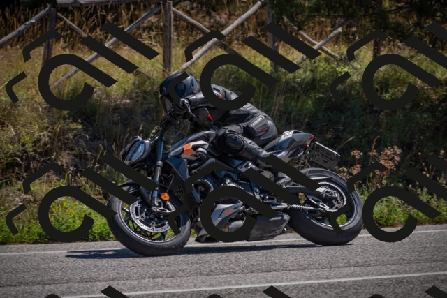 20250906120352-_5001859_am_