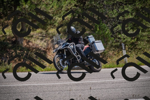 20250906120832-_5001898_am_